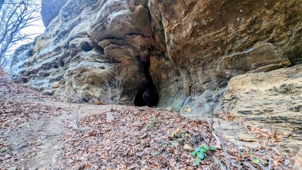 A small cave found at Jeffreys Cliffs, Kentucky. 